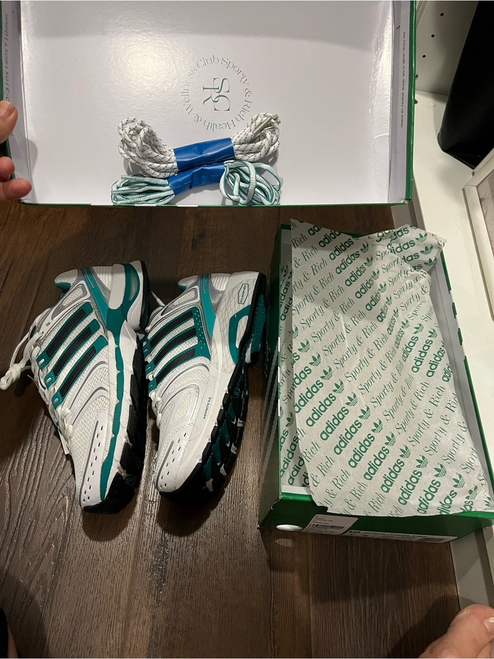 NIB Adidas ADISTAR CONTROL 5 sneakers